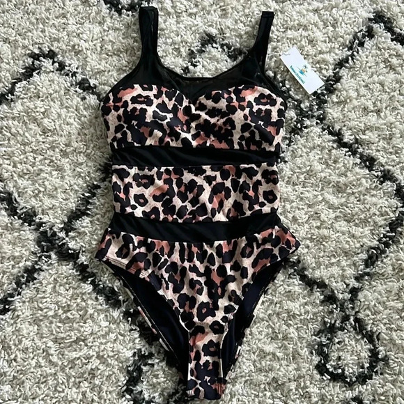 (42)NWT Beachsissi  one piece swimsuit - Picture 1 of 3